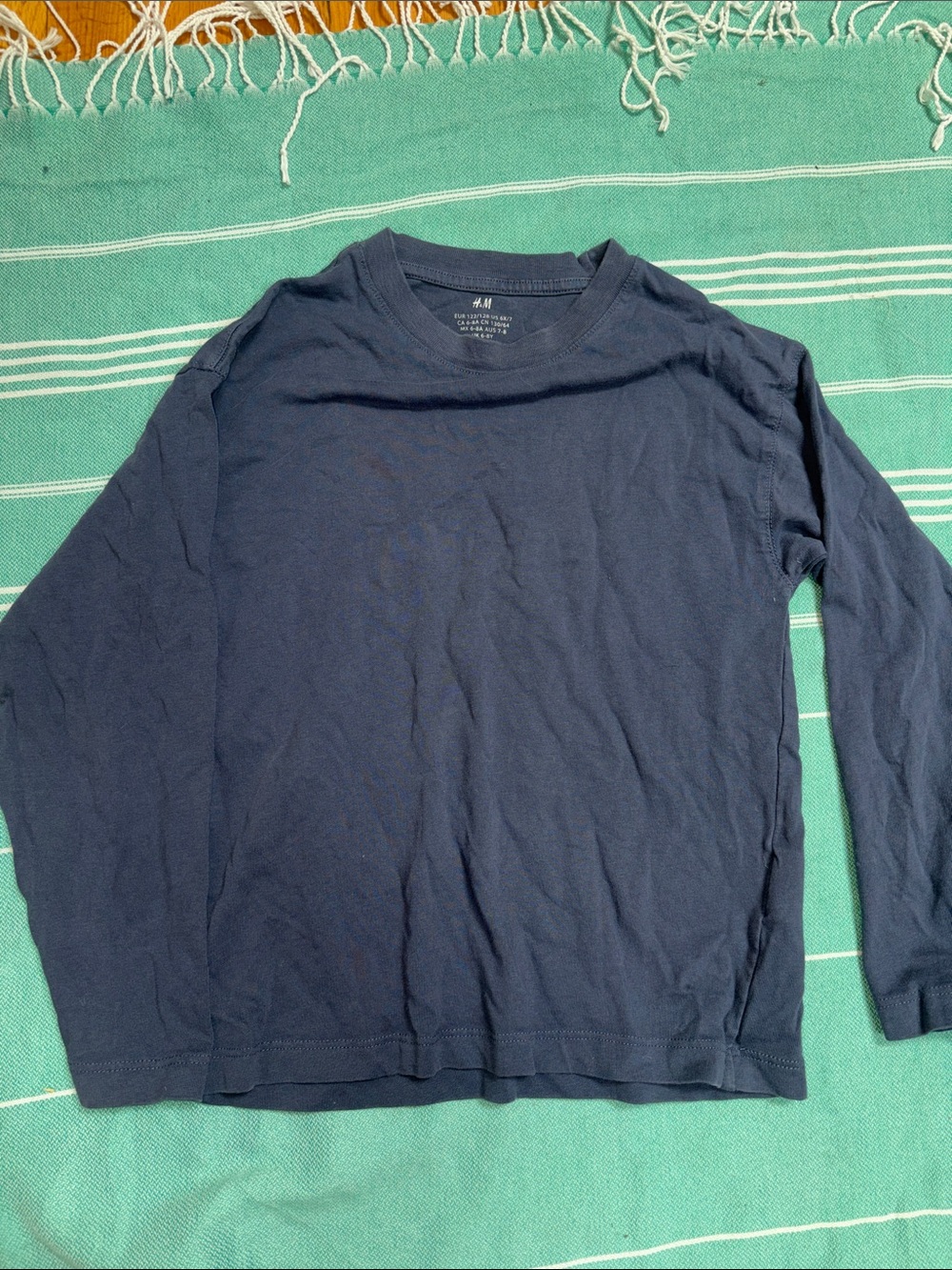 ⭐️5 for $25.00⭐️H&M boys Long Sleeve Crew Neck Shirt - Navy Sz6/7